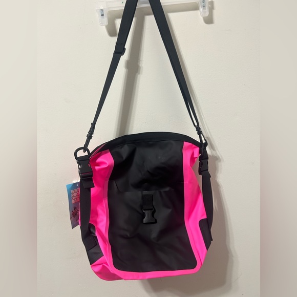 Nupouch Waterproof Dry Bag - Picture 2 of 4